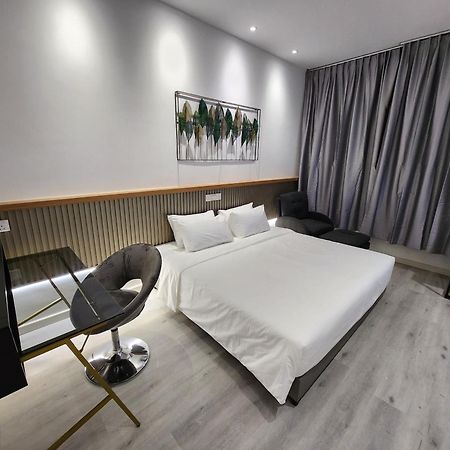 One Point Hotel Кучинг Экстерьер фото
