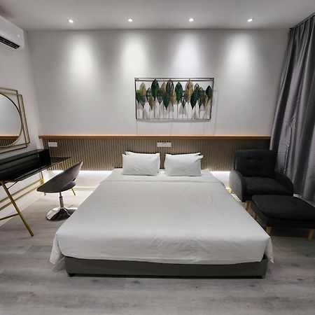 One Point Hotel Кучинг Экстерьер фото