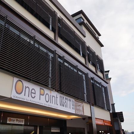 One Point Hotel Кучинг Экстерьер фото