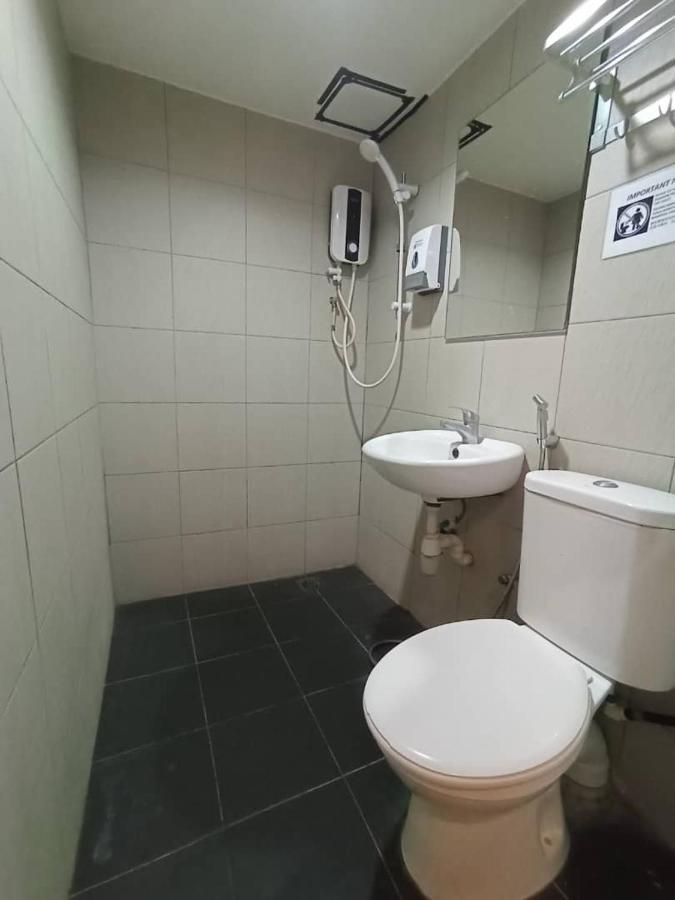 One Point Hotel Кучинг Экстерьер фото