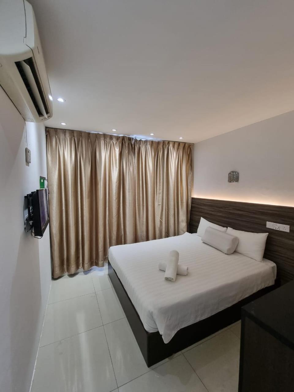 One Point Hotel Кучинг Экстерьер фото