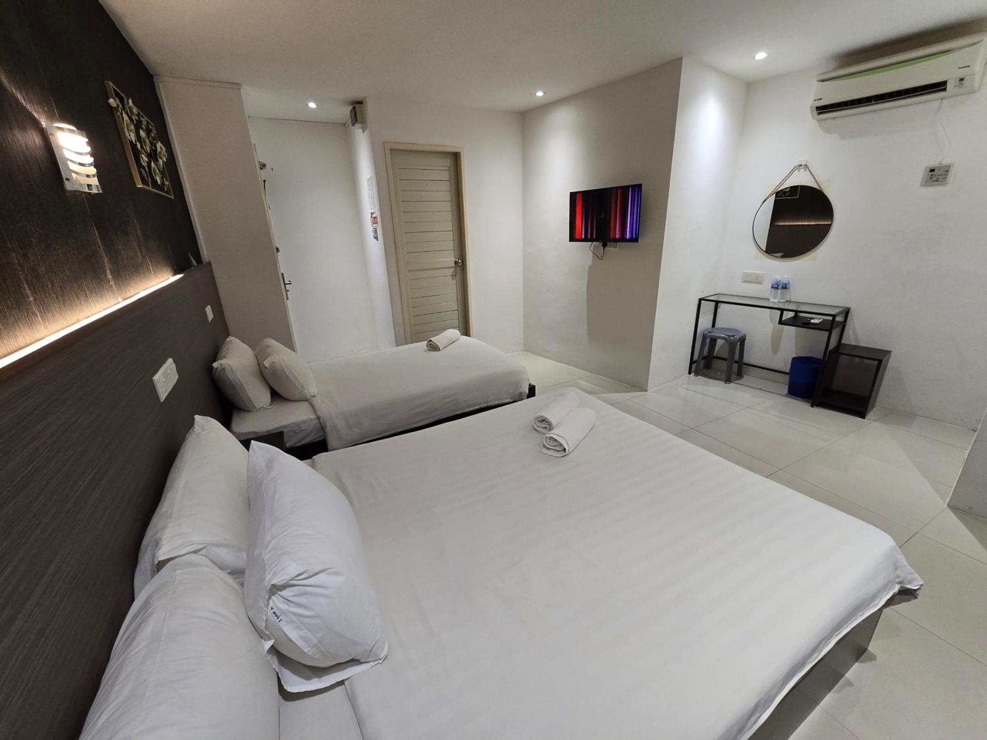 One Point Hotel Кучинг Экстерьер фото