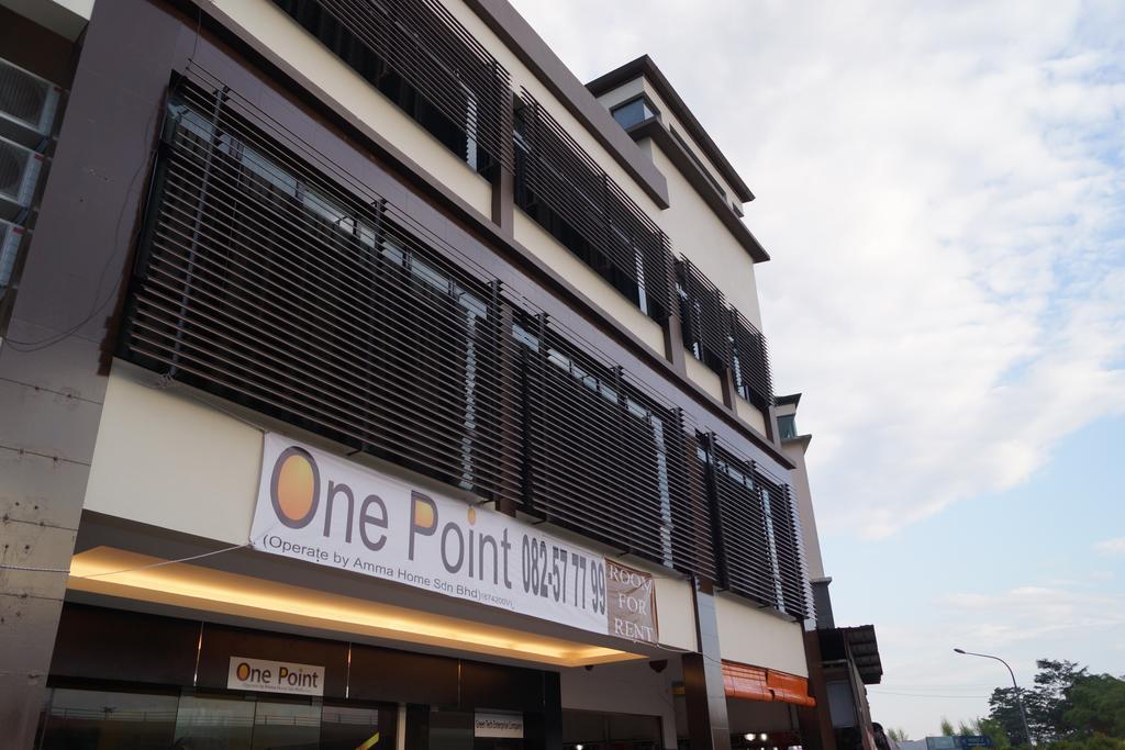 One Point Hotel Кучинг Экстерьер фото