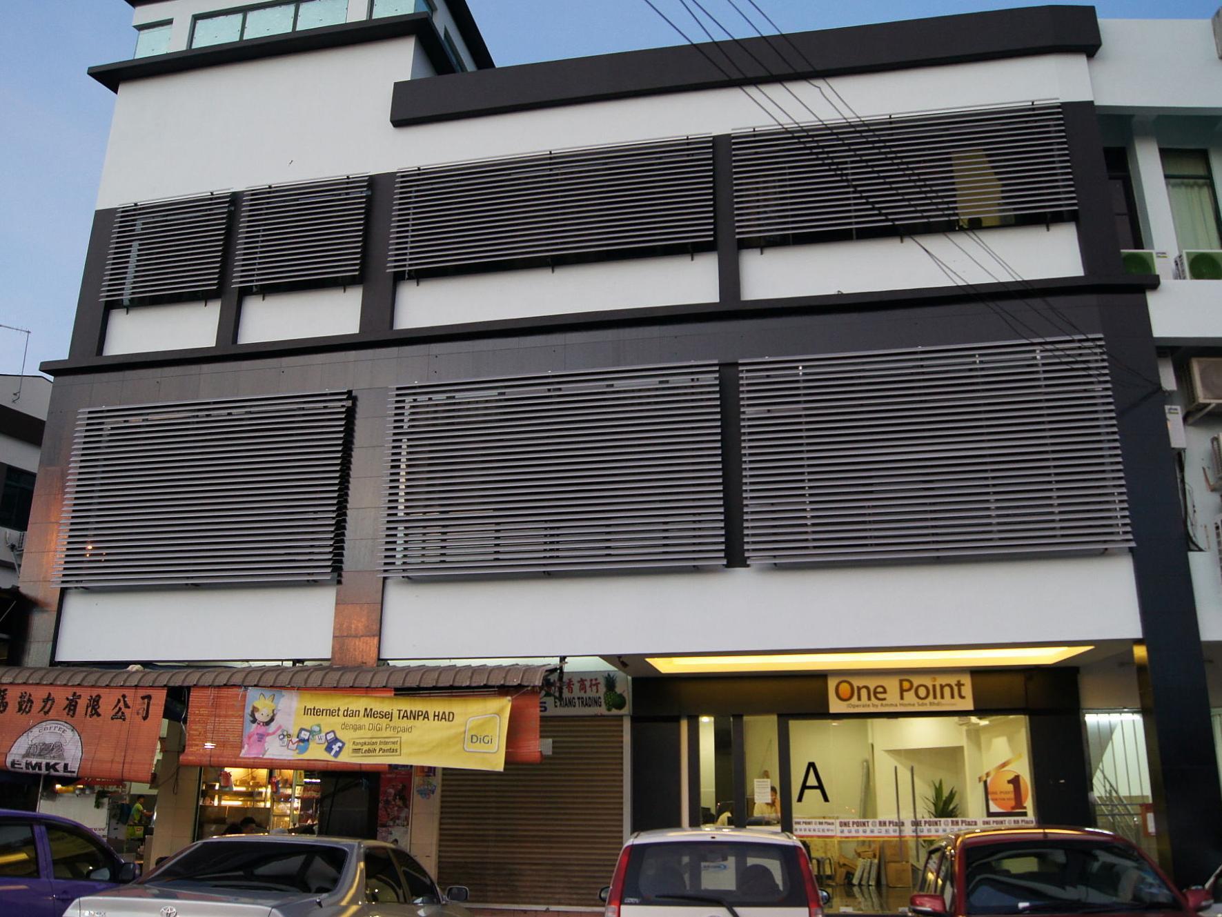 One Point Hotel Кучинг Экстерьер фото